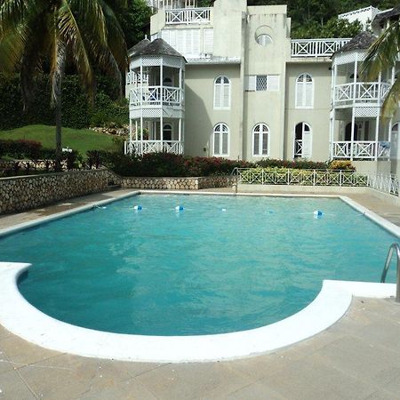 Chill On The Hill Apartment Ocho Rios Exterior photo