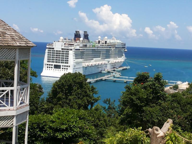 Chill On The Hill Apartment Ocho Rios Exterior photo