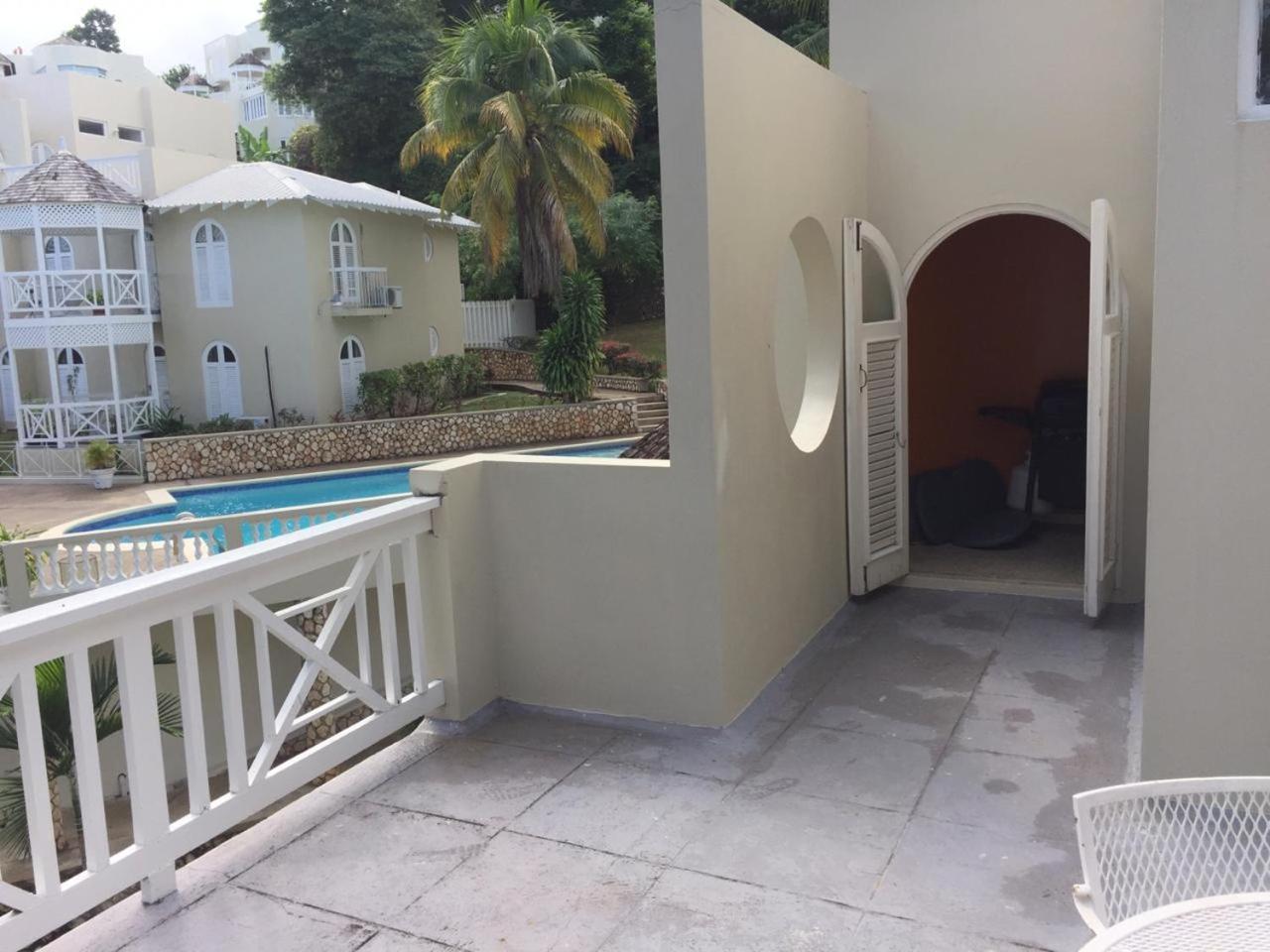 Chill On The Hill Apartment Ocho Rios Exterior photo